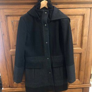 Long wool Guess coat with hood